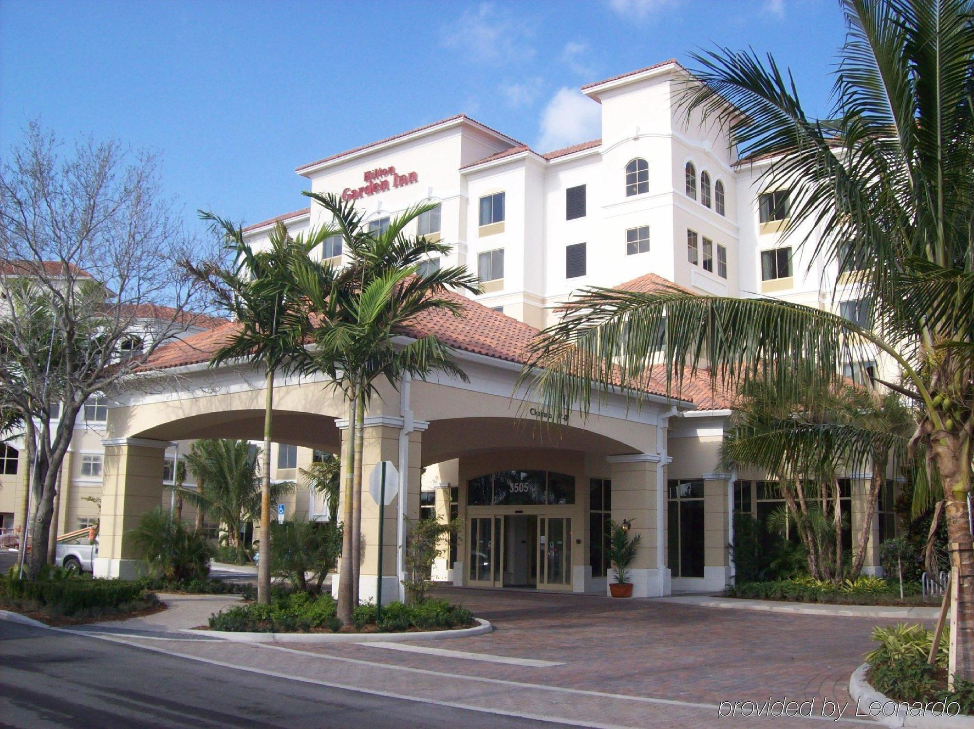 Hilton Garden Inn Palm Beach Gardens Exterior photo